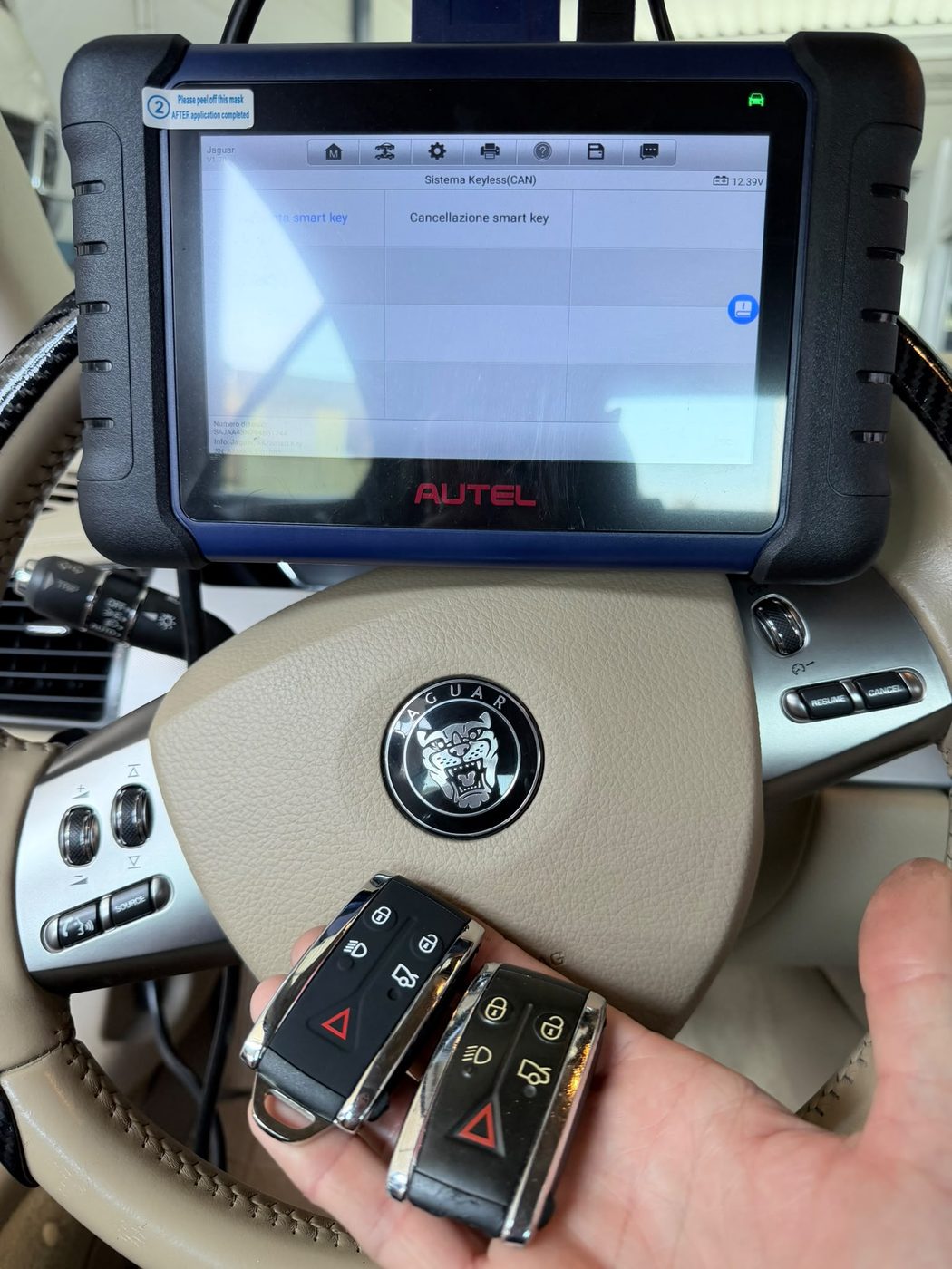 Programmazione di chiavi e telecomandi auto con strumento diagnostico Autel — GAS Project Comacchio