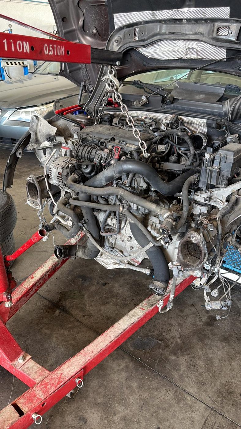 Revisione motore su cavalletto — officina auto sportive GAS Project Comacchio